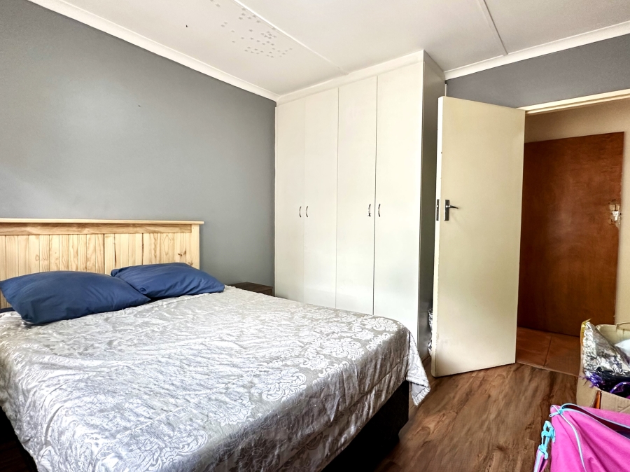 4 Bedroom Property for Sale in Bergzicht Western Cape